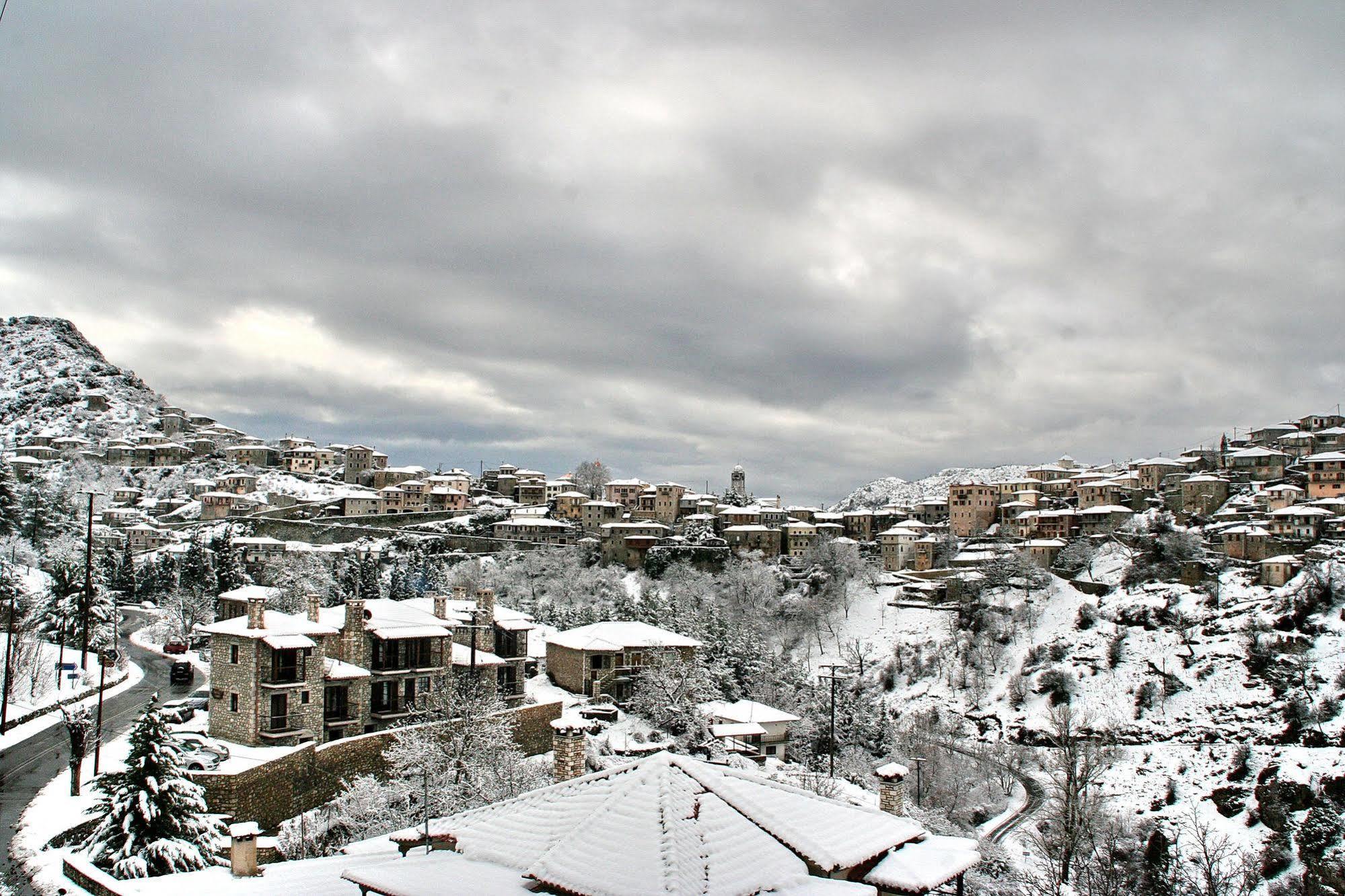 En Dimitsani Hotel Dimitsana Buitenkant foto